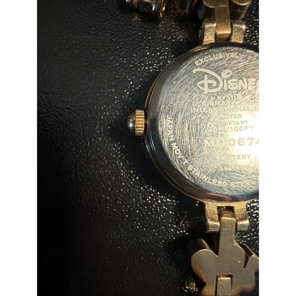 Disney Winnie The Pooh Honey Bee Links Gold Watch Adjustable 7